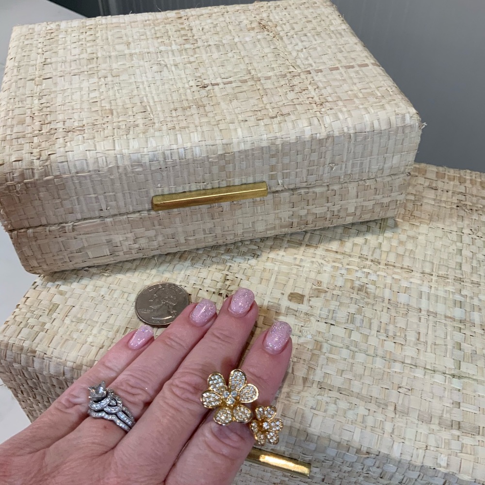 Paula Abdul gold love me ring - Picture 5 of 8